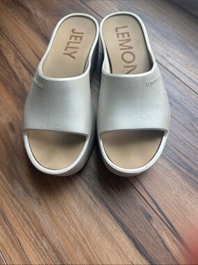 Lemon Jelly Cream/light gold Open-Toe Slide Mules